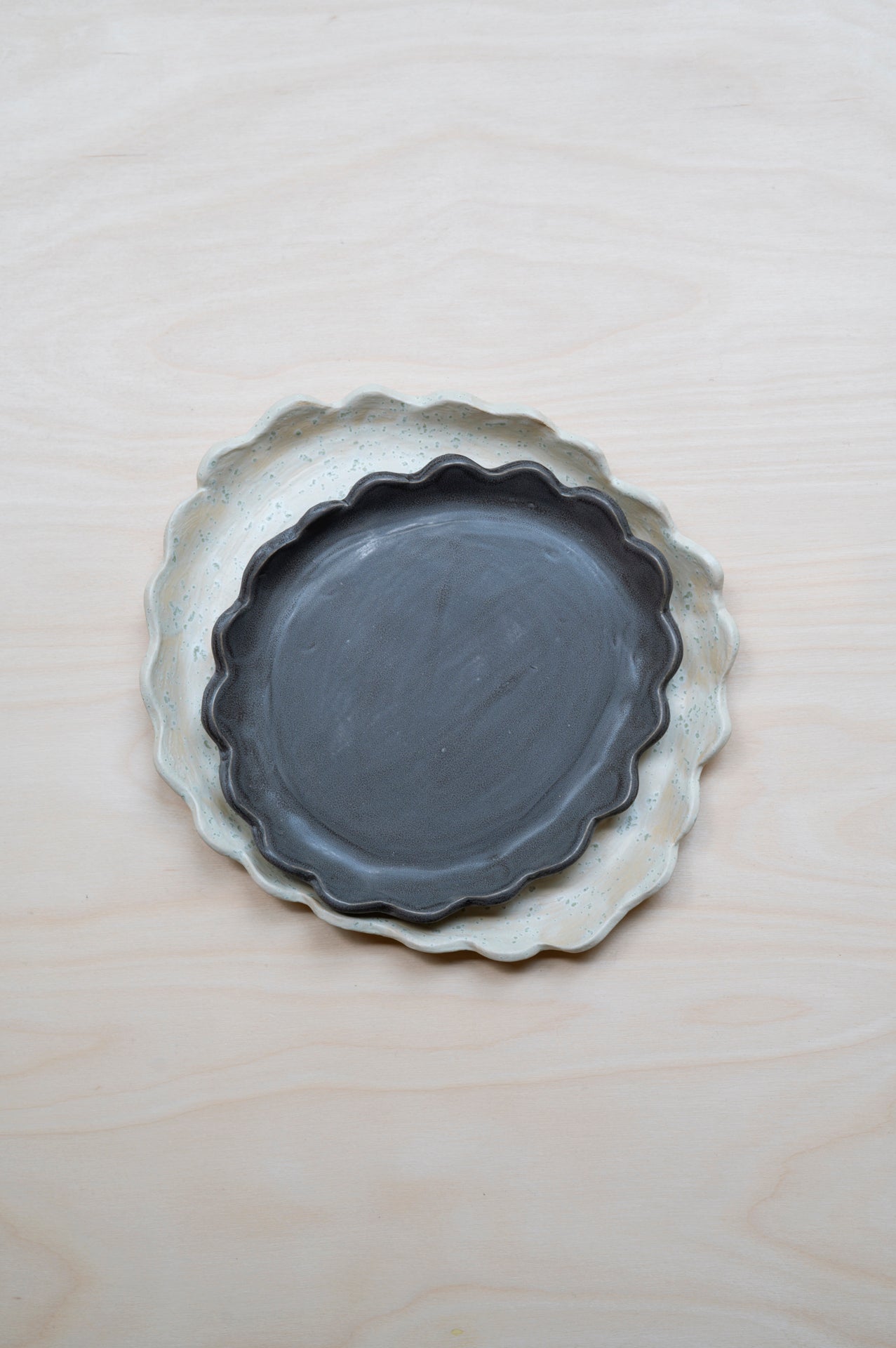 Wave plate M in cool black