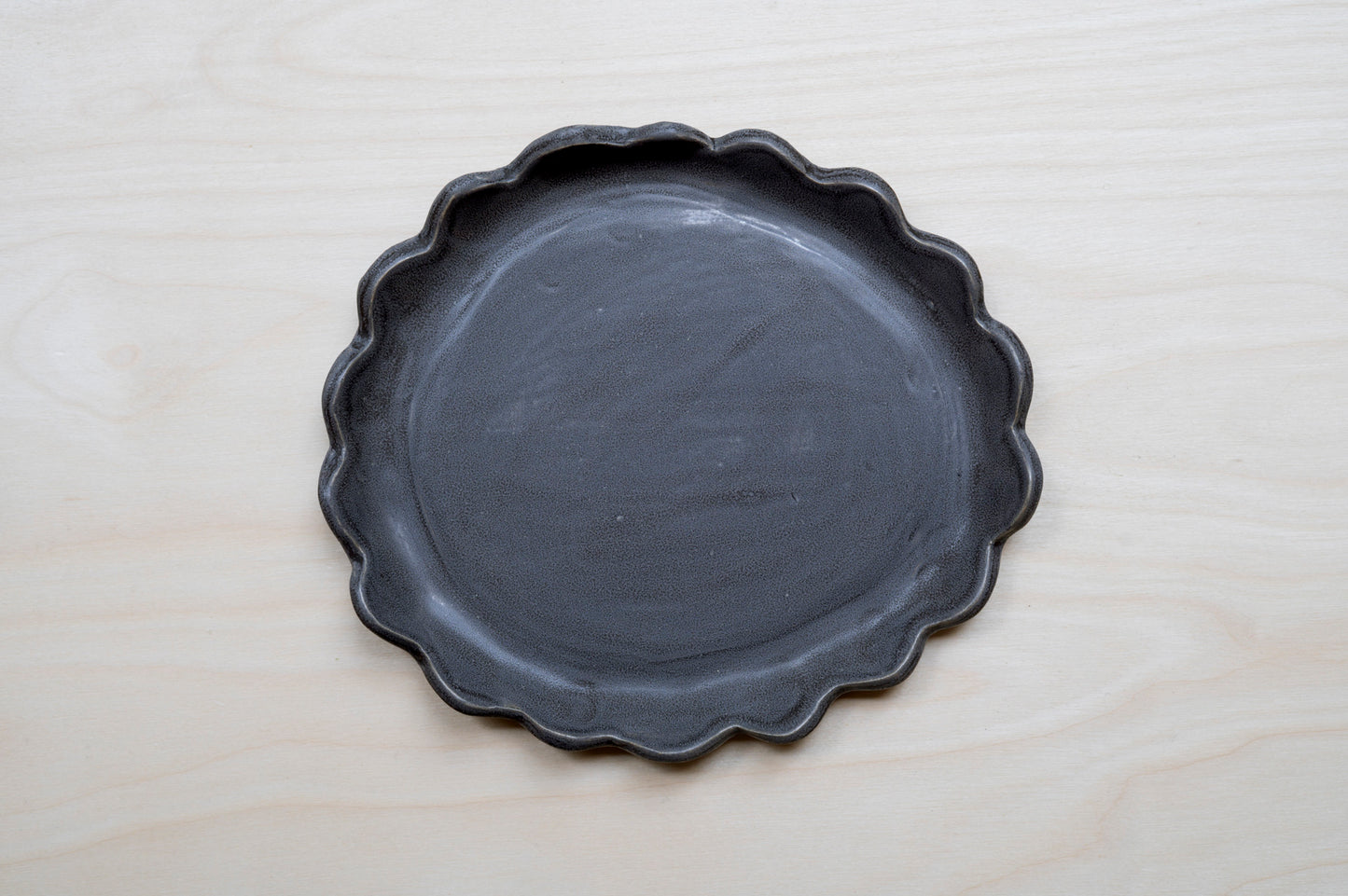 Wave plate M in cool black
