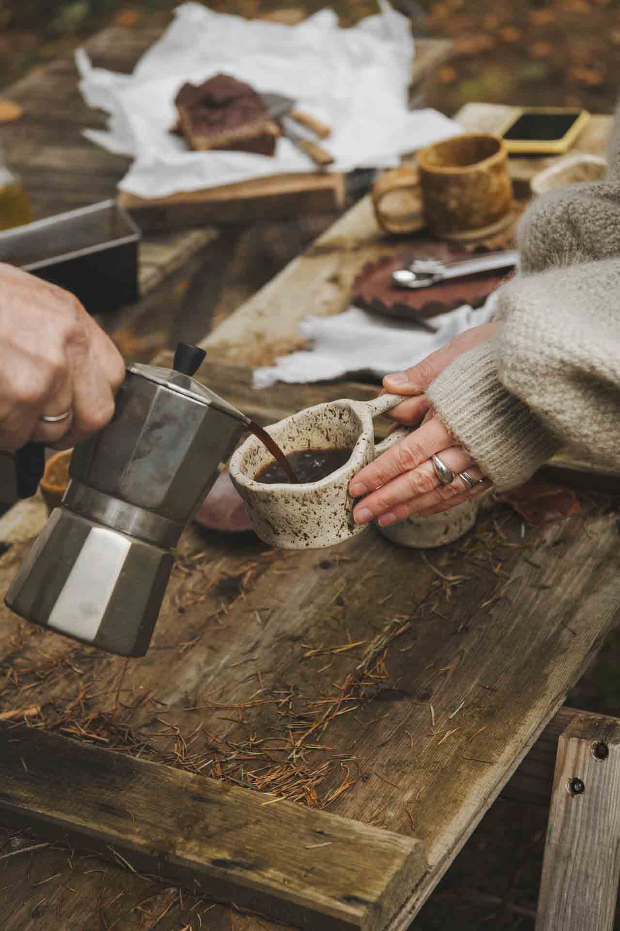 Set of two mugs with handle in speckle
