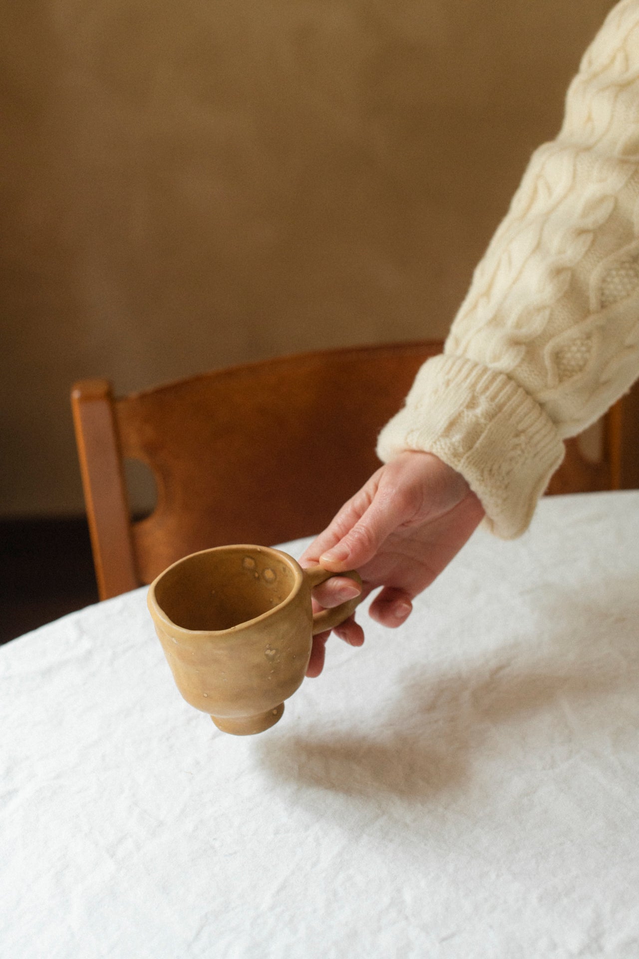 Wonky mug in caramel