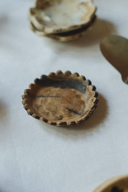 Pebble plate S in marble
