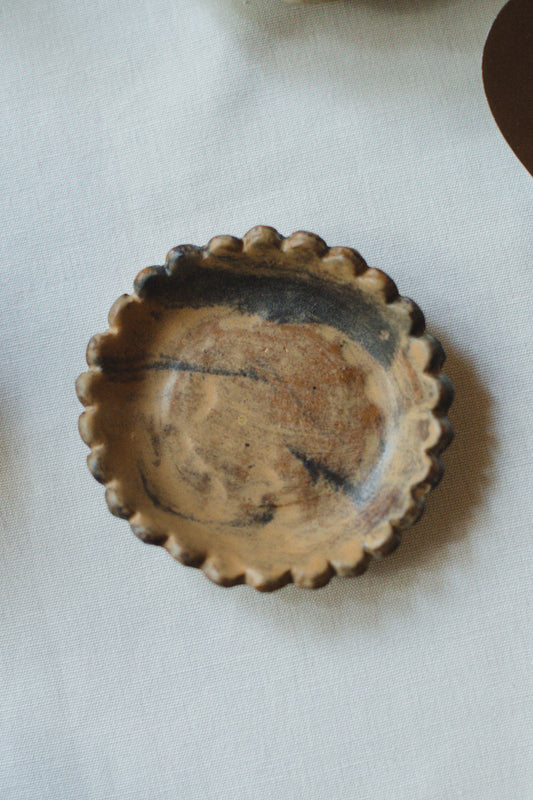 Pebble plate S in marble